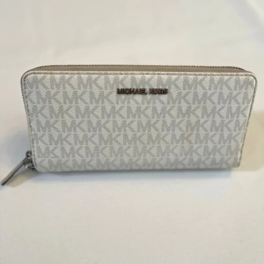 MICHAEL KORS | MK Signature Jet Set Zip Around Carryall Wallet-EUC